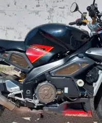 Aprilia Tuono 1000 R - 2004 Aprilia Tuono 1000 R - 2004