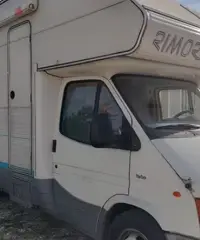 Camper mansardato 6 posti Camper mansardato 6 posti