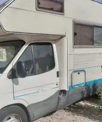 Camper mansardato 6 posti Camper mansardato 6 posti