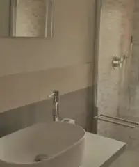 Camera con balcone - 500 euro spese incluse