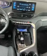 Peugeot 3008 BlueHDi 130 S&S EAT8 Allure*IN A... Peugeot 3008 BlueHDi 130 S&S EAT8 Allure*IN A...