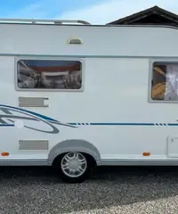 Caravan Adria Adora 482-posti 3-camperizzata 12v Caravan Adria Adora 482-posti 3-camperizzata 12v