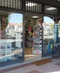 Cedesi attivita' di cartoleria, bigiotteria, artic Cedesi attivita' di cartoleria, bigiotteria, artic