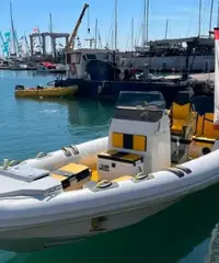Gommone Tuono Pro 75 con motore Suzuki DF 250 AP Gommone Tuono Pro 75 con motore Suzuki DF 250 AP