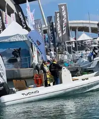Gommone Tuono Pro 75 con motore Suzuki DF 250 AP Gommone Tuono Pro 75 con motore Suzuki DF 250 AP