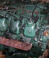 >Motore Mercedes 8V OM422 per uso ricambi >Motore Mercedes 8V OM422 per uso ricambi