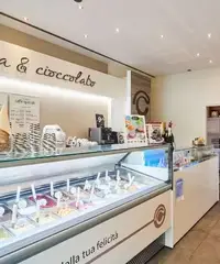 GELATERIA E CAFFETTERIA IN ZONA STRATEGICA A DALMI