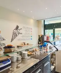 GELATERIA E CAFFETTERIA IN ZONA STRATEGICA A DALMI GELATERIA E CAFFETTERIA IN ZONA STRATEGICA A DALMI