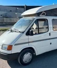 Westfalia nugget 4 posti del 1989 ford 2.4 d Westfalia nugget 4 posti del 1989 ford 2.4 d