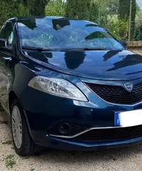 Ypsilon 1.2 69 CV 5 porte km50mila NEOPATENTATI