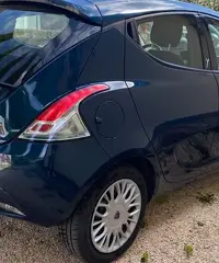Ypsilon 1.2 69 CV 5 porte km50mila NEOPATENTATI