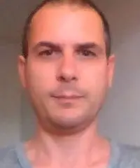 Commesso, ass.clienti, consulente, italiano serio Commesso, ass.clienti, consulente, italiano serio