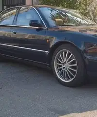 Audi A8 4.2 V 8 299 CV Audi A8 4.2 V 8 299 CV