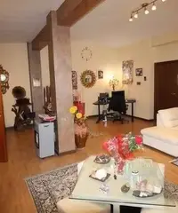 Appartamento 5 vani Terrazza Catania zona Circonva