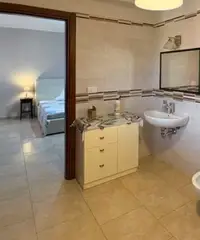 Tutte le Utenze, grande Camera, Bagno Privato Tutte le Utenze, grande Camera, Bagno Privato