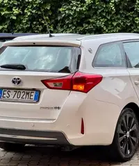Toyota Auris Touring Sports 1.8 Hybrid Active Plus Toyota Auris Touring Sports 1.8 Hybrid Active Plus