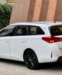 Toyota Auris Touring Sports 1.8 Hybrid Active Plus Toyota Auris Touring Sports 1.8 Hybrid Active Plus