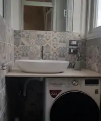 Ampia e bella camera zona centrale Ampia e bella camera zona centrale