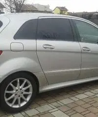 Mercedes B