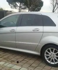 Mercedes B