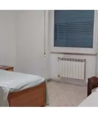 Singola a ragazzo pref. Lavoratore di fronte metro b monti t Singola a ragazzo pref. Lavoratore di fronte metro b monti t