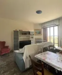 APPARTAMENTO INDIPENDENTE con GARAGE APPARTAMENTO INDIPENDENTE con GARAGE