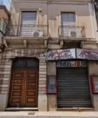 Palazzetto con locale commerciale a giarre Palazzetto con locale commerciale a giarre