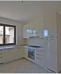 Appartamento in Affitto di 55mq - zona Il Colle