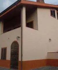 Villa di 7 locali in Affitto - zona MORRONA Villa di 7 locali in Affitto - zona MORRONA