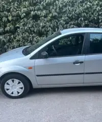 Ford Fiesta 1.4 TDCi 5p. Ghia Ford Fiesta 1.4 TDCi 5p. Ghia