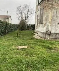 Villa stile Liberty del 1900 indipendente con giardino Alseno  (PC)