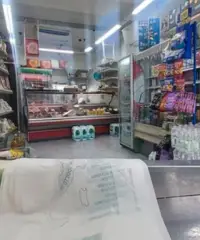 Ceditura negozio alimentari-salumeria Ceditura negozio alimentari-salumeria