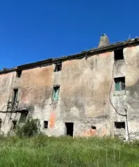 CASA SEMINDIPENDENTE A PONTECORVO