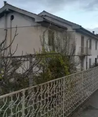 Appartamento con giardino Appartamento con giardino