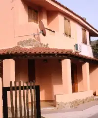 Solanas:5 minuti a PIEDI dalla spiaggia Solanas:5 minuti a PIEDI dalla spiaggia