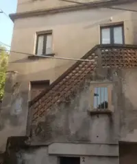 Casa indipendente su 3 lati Casa indipendente su 3 lati