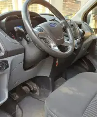 Furgone Ford transit blu notte