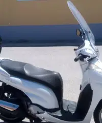 Honda scooter 300 SHI Honda scooter 300 SHI
