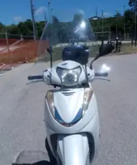 Honda scooter 300 SHI Honda scooter 300 SHI