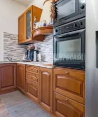 Soluzione indipendente con ampio terreno privato