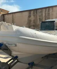 Gommone Trident 5,30 + Yamaha 40/60 Gommone Trident 5,30 + Yamaha 40/60