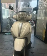 Piaggio Beverly 350 ie Piaggio Beverly 350 ie