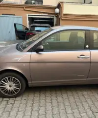 Lancia Y Ypsilon Ecochic 1.4 GPL Lancia Y Ypsilon Ecochic 1.4 GPL