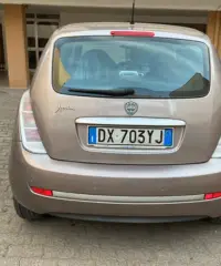 Lancia Y Ypsilon Ecochic 1.4 GPL Lancia Y Ypsilon Ecochic 1.4 GPL