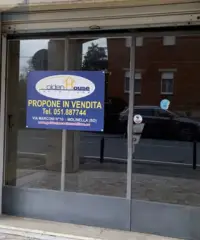 PICCOLO LOCALE COMMERCIALE IN CENTRO AL PAESE