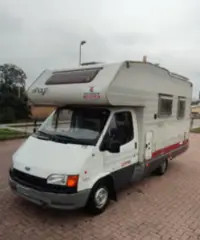 Camper compatto da 5,56mt 2.5 80cv Camper compatto da 5,56mt 2.5 80cv