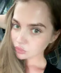 Cerco un uomo che sia pronto a vivere la vita al massimo Cerco un uomo che sia pronto a vivere la vita al massimo