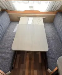 Caravan Weinsberg CaraOne 400 LK Con 4 Posti Letto