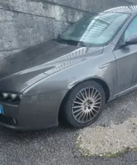 Alfa Romeo 159 1.9 JTDm Distinctive Alfa Romeo 159 1.9 JTDm Distinctive