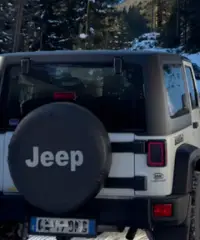 Jeep wrangler rubicon manuale gancio Jeep wrangler rubicon manuale gancio